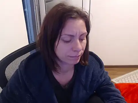 Snapshot of Emmatoo chatting on March 3, 2026, 8:48 pm Emmatoo online show from March 3, 2026, 8:48 pm