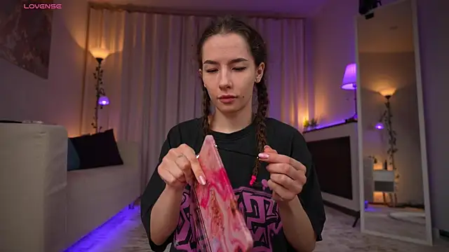 Amely Young online show from May 10, 2026, 2:17 am