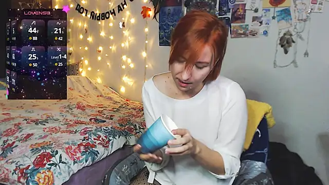 Snapshot of licentia__poetica chatting on December 18, 2024, 10:13 pm licentia poetica online show from December 18, 2024, 10:13 pm