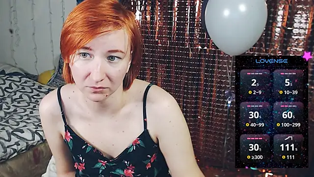 Snapshot of licentia__poetica chatting on February 21, 2025, 8:38 pm licentia poetica online show from February 21, 2025, 8:38 pm