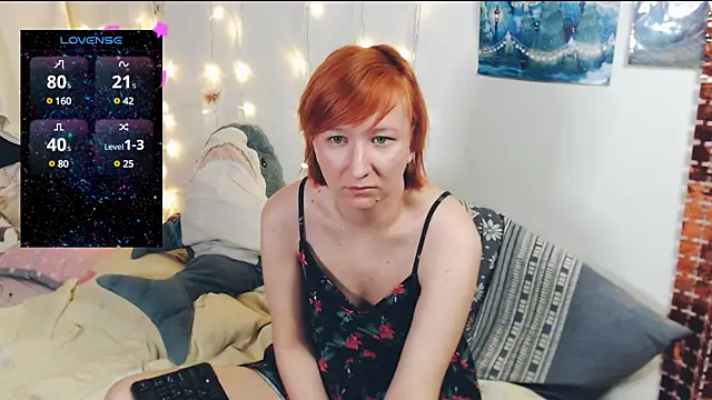 Snapshot of licentia__poetica chatting on February 26, 2025, 7:38 pm licentia poetica online show from February 26, 2025, 7:38 pm