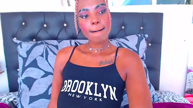 Snapshot of SAVAGExBOO chatting on December 13, 2024, 6:00 am SAVAGExBOO online show from December 13, 2024, 6:00 am
