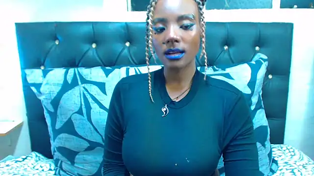 Snapshot of SAVAGExBOO chatting on December 16, 2024, 11:39 pm SAVAGExBOO online show from December 16, 2024, 11:39 pm