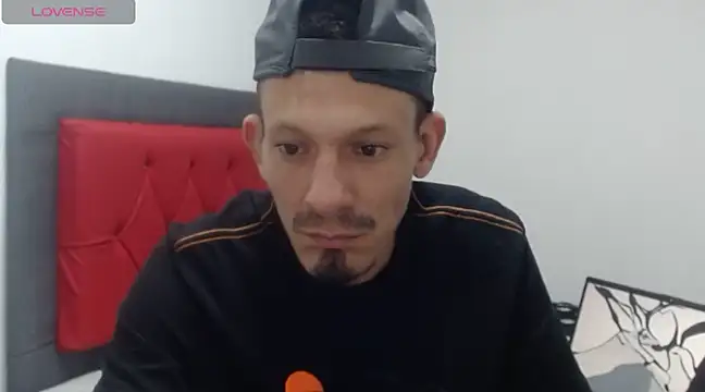 Snapshot of trebollhht chatting on December 19, 2024, 11:35 pm trebollhht online show from December 19, 2024, 11:35 pm