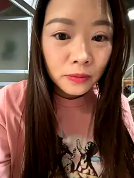 Snapshot of Hellen_111 chatting on October 27, 2025, 3:21 am Hellen 111 online show from October 27, 2025, 3:21 am