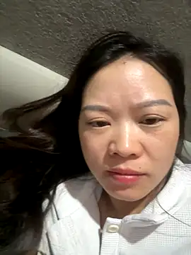 Snapshot of Hellen_111 chatting on November 2, 2025, 11:51 pm Hellen 111 online show from November 2, 2025, 11:51 pm