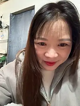 Snapshot of Hellen_111 chatting on November 24, 2025, 6:35 am Hellen 111 online show from November 24, 2025, 6:35 am