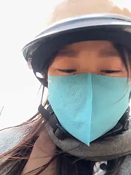 Snapshot of Hellen_111 chatting on December 3, 2025, 3:14 am Hellen 111 online show from December 3, 2025, 3:14 am