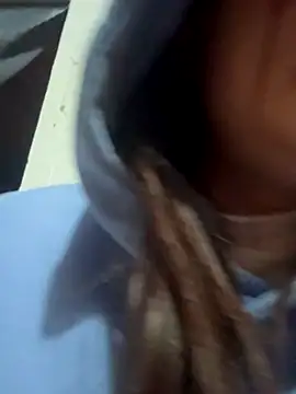 Snapshot of Hellen_111 chatting on December 5, 2025, 9:18 am Hellen 111 online show from December 5, 2025, 9:18 am