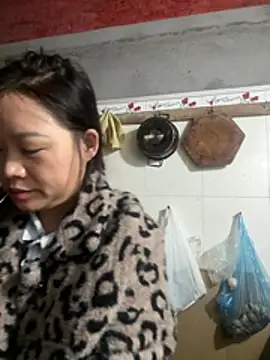 Snapshot of Hellen_111 chatting on March 4, 2026, 10:10 am Hellen 111 online show from March 4, 2026, 10:10 am