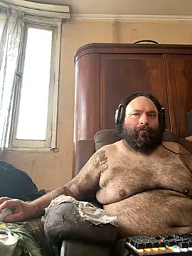 Snapshot of hairyhulk chatting on October 19, 2025, 8:20 pm hairyhulk online show from October 19, 2025, 8:20 pm