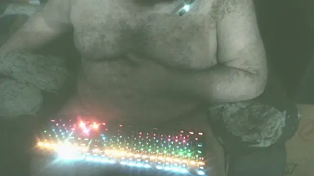 Snapshot of hairyhulk chatting on December 14, 2025, 4:07 am hairyhulk online show from December 14, 2025, 4:07 am