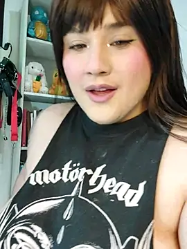 Snapshot of ItsNaiixa chatting on February 7, 2026, 10:02 pm ItsNaiixa online show from February 7, 2026, 10:02 pm