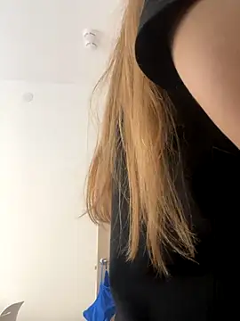 Snapshot of KateRedgar chatting on September 12, 2025, 2:17 pm KateRedgar online show from September 12, 2025, 2:17 pm