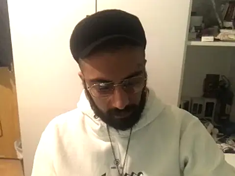 Snapshot of MasterKARATASSAKK chatting on February 28, 2025, 8:50 pm MasterKARATASSAKK online show from February 28, 2025, 8:50 pm