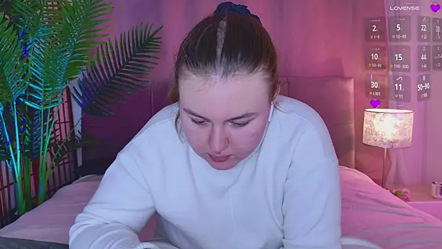 Snapshot of Mia__Peach chatting on January 22, 2025, 4:02 am Mia Peach online show from January 22, 2025, 4:02 am