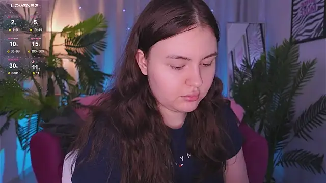 Snapshot of Mia__Peach chatting on March 13, 2025, 9:05 pm Mia Peach online show from March 13, 2025, 9:05 pm