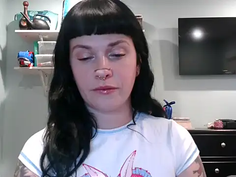 Snapshot of Marcelinegoddess chatting on January 3, 2025, 2:10 am Marcelinegoddess online show from January 3, 2025, 2:10 am