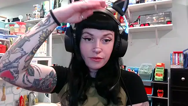 Snapshot of Marcelinegoddess chatting on February 15, 2025, 5:19 am Marcelinegoddess online show from February 15, 2025, 5:19 am