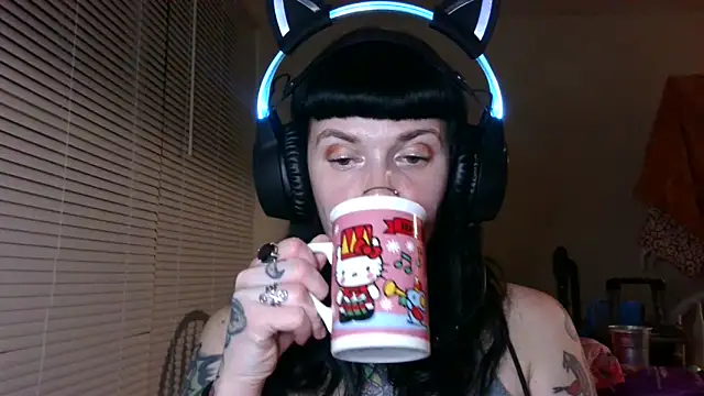 Snapshot of Marcelinegoddess chatting on March 5, 2025, 4:13 am Marcelinegoddess online show from March 5, 2025, 4:13 am