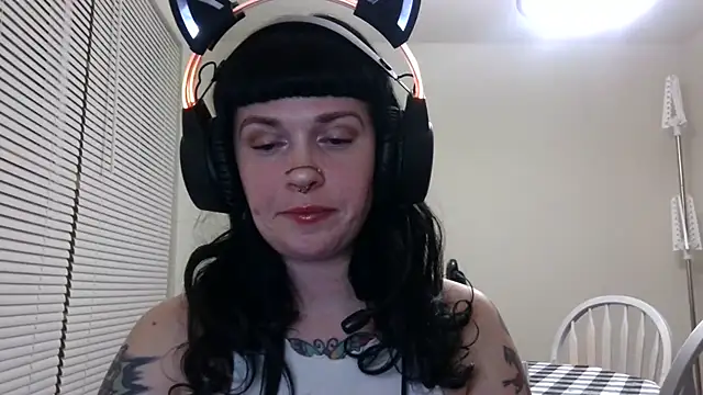 Snapshot of Marcelinegoddess chatting on March 9, 2025, 3:22 am Marcelinegoddess online show from March 9, 2025, 3:22 am