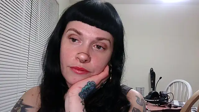 Snapshot of Marcelinegoddess chatting on March 13, 2025, 3:33 am Marcelinegoddess online show from March 13, 2025, 3:33 am