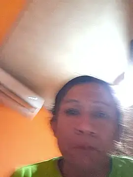 Snapshot of miicheele32 chatting on October 14, 2025, 8:26 am miicheele32 online show from October 14, 2025, 8:26 am