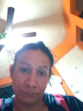 Snapshot of miicheele32 chatting on October 23, 2025, 10:36 am miicheele32 online show from October 23, 2025, 10:36 am