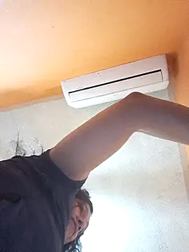 Snapshot of miicheele32 chatting on November 30, 2025, 8:18 am miicheele32 online show from November 30, 2025, 8:18 am