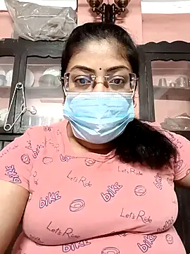 Snapshot of LAVERNIYA_ chatting on December 12, 2024, 2:22 pm LAVERNIYA online show from December 12, 2024, 2:22 pm