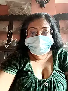 Snapshot of LAVERNIYA_ chatting on December 13, 2024, 6:00 am LAVERNIYA online show from December 13, 2024, 6:00 am