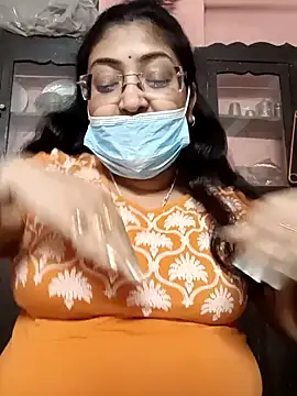 Snapshot of LAVERNIYA_ chatting on January 23, 2025, 1:24 pm LAVERNIYA online show from January 23, 2025, 1:24 pm
