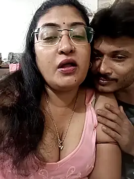 Snapshot of LAVERNIYA_ chatting on September 25, 2025, 8:56 pm LAVERNIYA online show from September 25, 2025, 8:56 pm