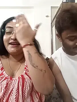 Snapshot of LAVERNIYA_ chatting on October 11, 2025, 10:58 am LAVERNIYA online show from October 11, 2025, 10:58 am