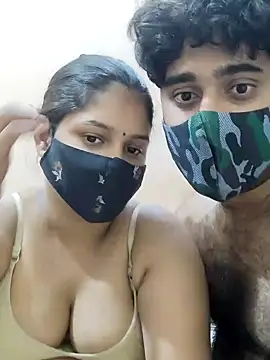 Snapshot of IND_COUPLE1 chatting on January 5, 2025, 3:45 pm IND COUPLE1 online show from January 5, 2025, 3:45 pm