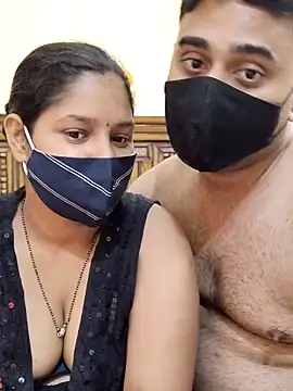 Snapshot of IND_COUPLE1 chatting on February 9, 2025, 8:00 am IND COUPLE1 online show from February 9, 2025, 8:00 am