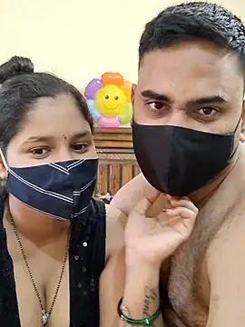 Snapshot of IND_COUPLE1 chatting on February 20, 2025, 5:44 am IND COUPLE1 online show from February 20, 2025, 5:44 am