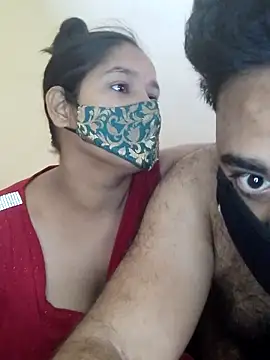 Snapshot of IND_COUPLE1 chatting on June 19, 2026, 7:12 am IND COUPLE1 online show from June 19, 2026, 7:12 am
