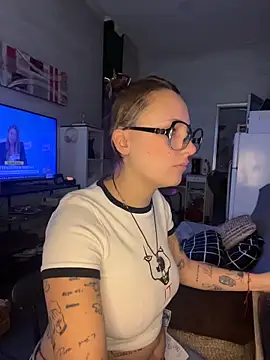 Hawitxui online show from December 3, 2025, 8:12 am