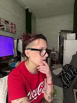 Snapshot of Hawitxui chatting on February 9, 2026, 12:09 pm Hawitxui online show from February 9, 2026, 12:09 pm