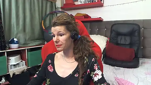 kellyterapy online show from March 19, 2025, 8:54 pm