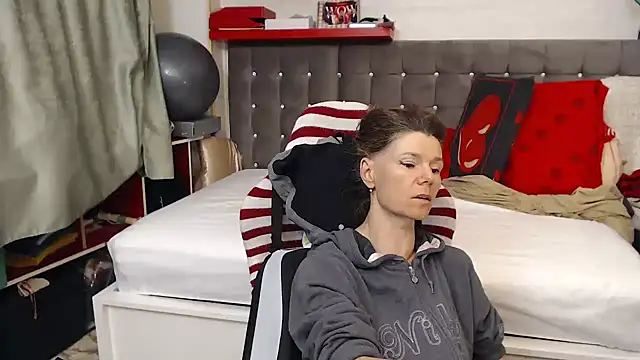 kellyterapy online show from May 16, 2026, 1:02 am