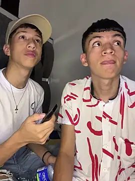 Snapshot of Juan_Nd_Steven chatting on December 17, 2024, 7:07 am Juan Nd Steven online show from December 17, 2024, 7:07 am