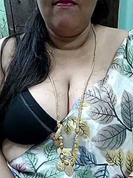 Snapshot of ashikaa_r chatting on March 10, 2026, 6:24 pm ashikaa r online show from March 10, 2026, 6:24 pm