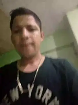 Snapshot of Alonsomadeira chatting on February 15, 2026, 5:37 am Alonsomadeira online show from February 15, 2026, 5:37 am