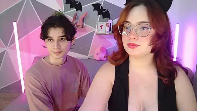 AndrewAnndCherry online show from October 21, 2025, 12:33 am