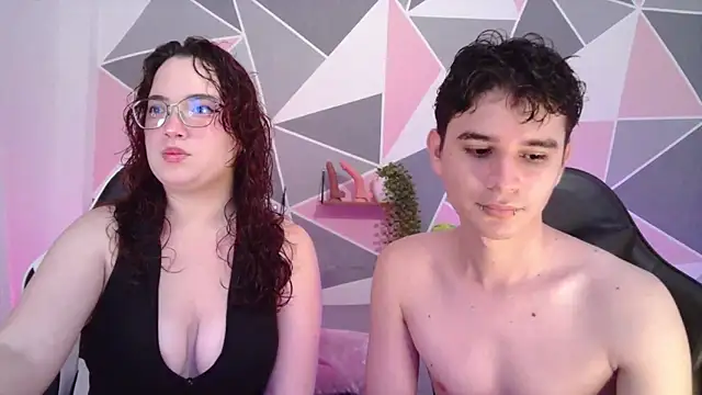 AndrewAnndCherry online show from June 30, 2026, 12:11 am