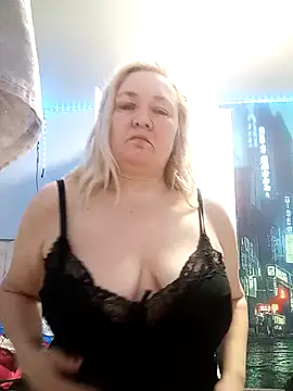 Snapshot of HelenaGlossX chatting on December 1, 2024, 4:40 pm HelenaGlossX online show from December 1, 2024, 4:40 pm