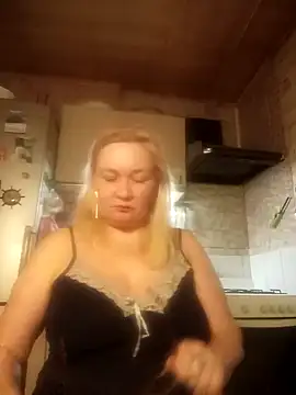 Snapshot of HelenaGlossX chatting on December 8, 2024, 3:45 pm HelenaGlossX online show from December 8, 2024, 3:45 pm