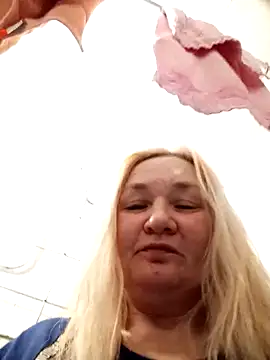 Snapshot of HelenaGlossX chatting on December 12, 2024, 11:07 am HelenaGlossX online show from December 12, 2024, 11:07 am